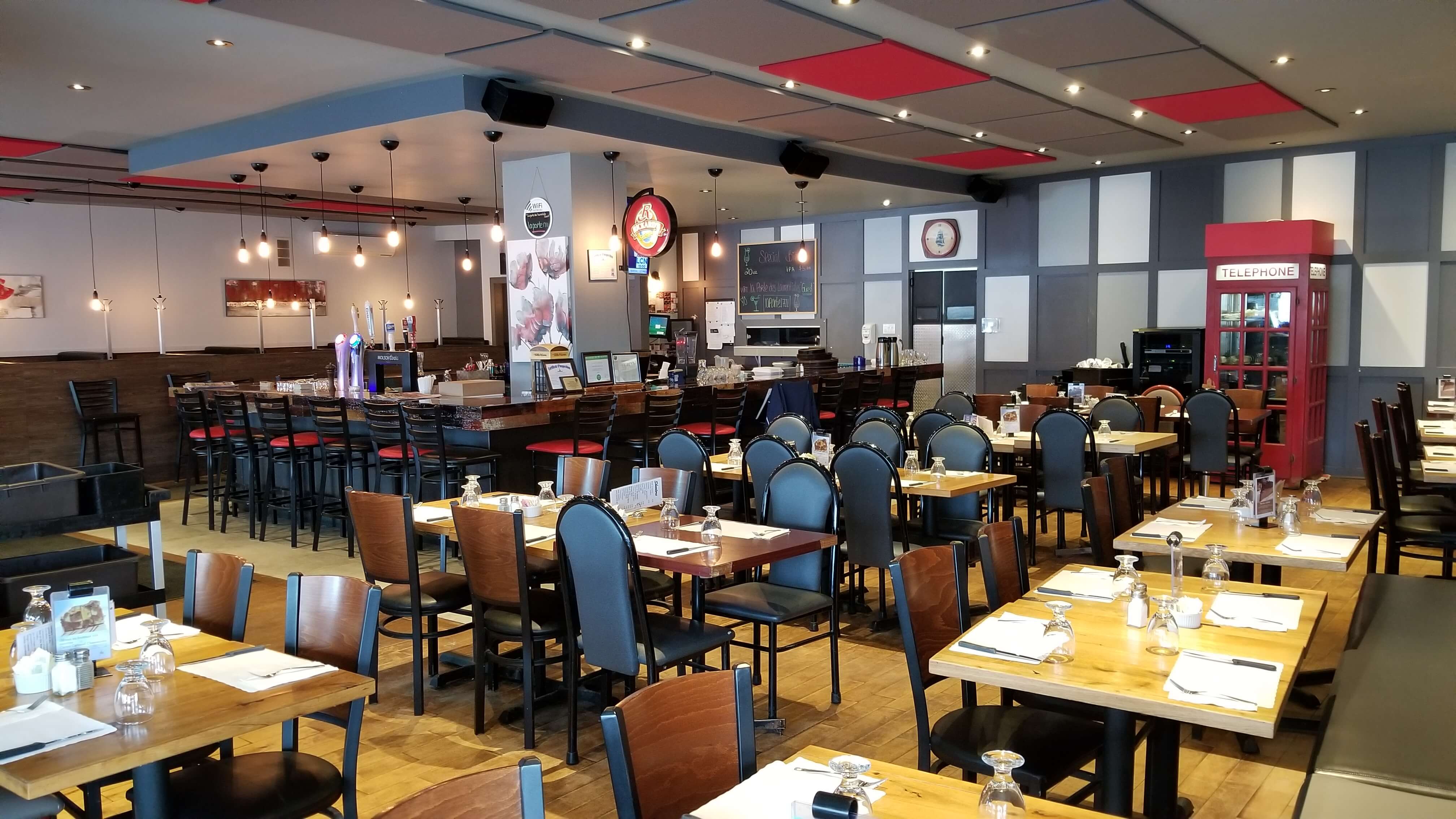 table-et-chaise et-bar-central