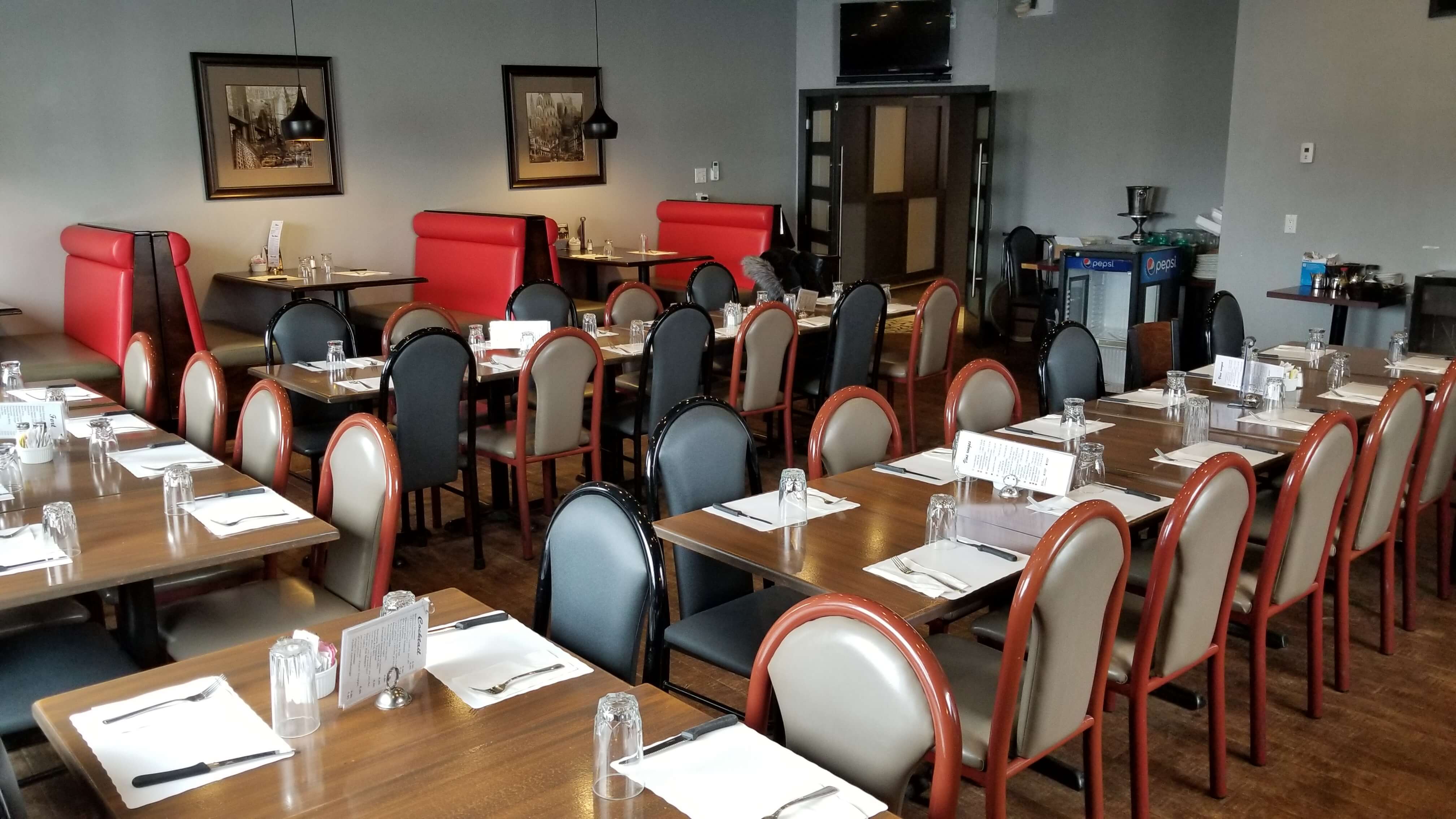 salle-sportive-banquette-table-et-chaise